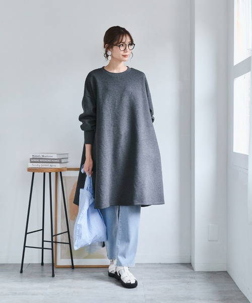 SMILE LAND(スマイルランド)の「<大きいサイズ>ゆるシルエットダンボールニットAラインチュニック(その他トップス・レディース・グレイッシュブルー/チャコールグレー/ブラック・5L~6L/3L~4L/L~LL)」の7枚目の写真