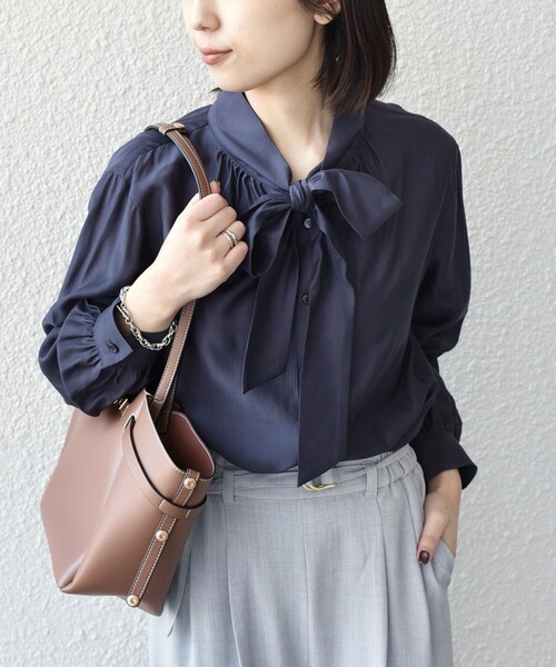 SHIPS Colors(シップス カラーズ)の「SHIPS Colors:〈手洗い可能〉シルキー ローン ボウタイ シャツ◇(シャツ/ブラウス・レディース・ダークグレー/ピンク/ホワイト・ONE SIZE)」の14枚目の写真