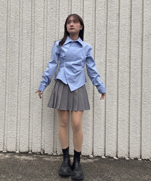 merrylatte(メリーラテ)の「WAIST TUCK CROSS SHIRT【IROHANI】(シャツ/ブラウス・レディース・ブルー・FREE)」の2枚目の写真