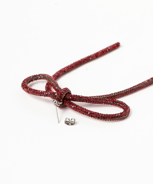 Ray BEAMS（レイビームス）の「LOTUS PINK / ラインストーン ボウ ピアス（ピアス（片耳用）・レディース・シルバー/レッド・ONE SIZE）」の4枚目の写真
