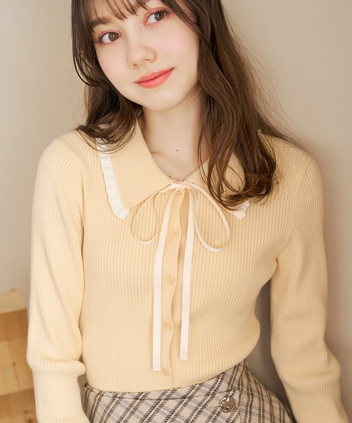 31 Sons de mode(トランテアン ソン ドゥ モード)の「2026春夏新作 襟フリルニット(ニット/セーター・レディース・オフホワイト/イエロー/ブラック・フリ-)」の1枚目の写真