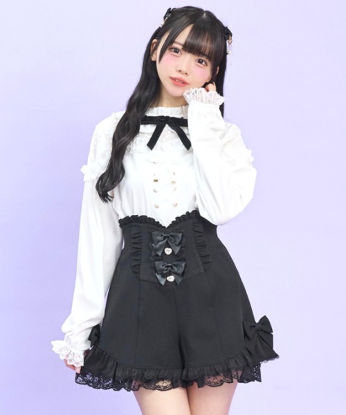 Secret Honey（シークレットハニー）の「サイドヘムアップフリルショートパンツ（スカート・レディース・ブラック/グレー・MEDIUM）」の2枚目の写真