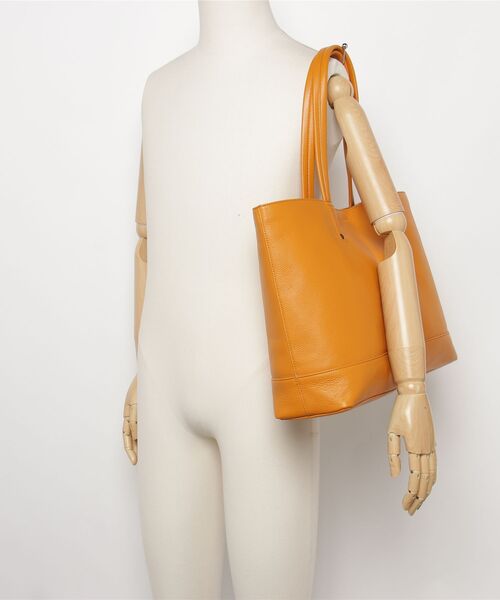 TETE HOMME(テットオム)の「【TETE HOMME × SOLATINA】ダブルネーム牛本革トートバッグ(トートバッグ・メンズ・ネイビー/アイボリー/ブラック/イエロー・FREE)」の9枚目の写真