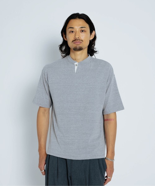 Henryneck Tee / Henleyneck T‑shirt