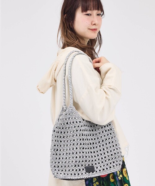 Rouge vif la cle（ルージュヴィフラクレ）の「【Swaraj /スワラージ】手編みのメタリックマクラメ・ショルダーバッグ/キラキラ/（トートバッグ・レディース・ブラック/ゴールド/シルバー・フリー）」の18枚目の写真