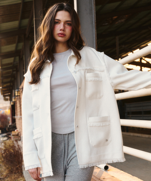 ERER(エルエル)の「Overfit Fringe Tweed Shirt Jacket White(テーラードジャケット・レディース・ホワイト・F)」の8枚目の写真
