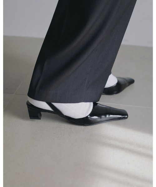 anuke(アンヌーク)の「Squaretoe Enamel Pumps(パンプス・レディース・クリーム/ブラック・36inch/37inch/38inch)」の8枚目の写真