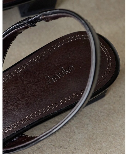 anuke(アンヌーク)の「Squaretoe Enamel Pumps(パンプス・レディース・クリーム/ブラック・36inch/37inch/38inch)」の14枚目の写真