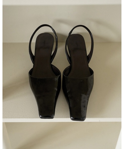 anuke(アンヌーク)の「Squaretoe Enamel Pumps(パンプス・レディース・クリーム/ブラック・36inch/37inch/38inch)」の11枚目の写真