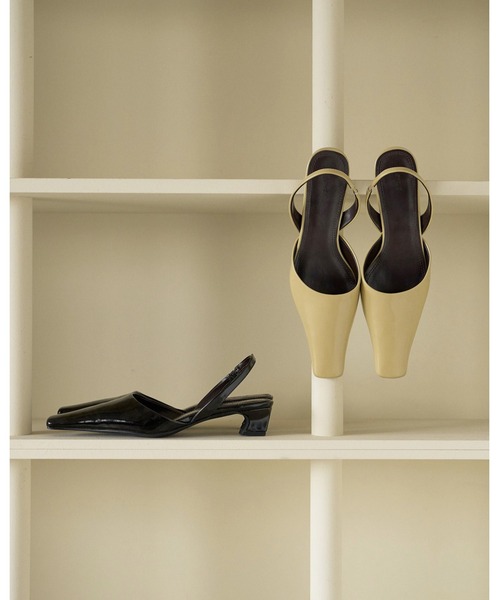 anuke(アンヌーク)の「Squaretoe Enamel Pumps(パンプス・レディース・クリーム/ブラック・36inch/37inch/38inch)」の9枚目の写真
