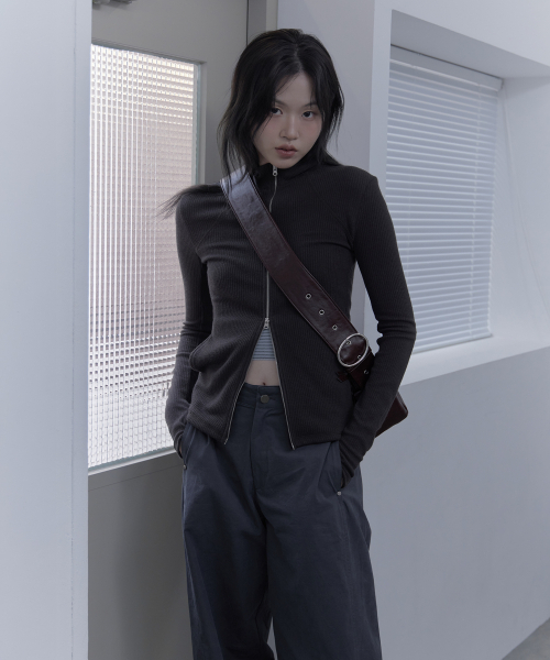 HAVEAWHALE(ハブアホエール)の「buckle two-way bag (BD)(メッセンジャーバッグ・レディース・その他・FREE)」の5枚目の写真