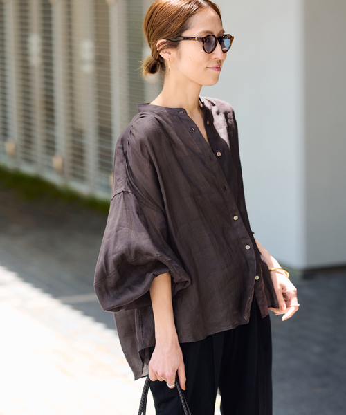 FRAMeWORK（フレームワーク）の「≪WEB限定 / 追加≫ラミーランタンスリーブバンドカラー（シャツ/ブラウス・レディース・ホワイト/ブラウン/サックスブルー・FREE）」の2枚目の写真