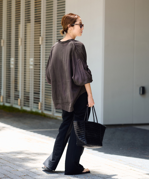 FRAMeWORK（フレームワーク）の「≪WEB限定 / 追加≫ラミーランタンスリーブバンドカラー（シャツ/ブラウス・レディース・ホワイト/ブラウン/サックスブルー・FREE）」の17枚目の写真