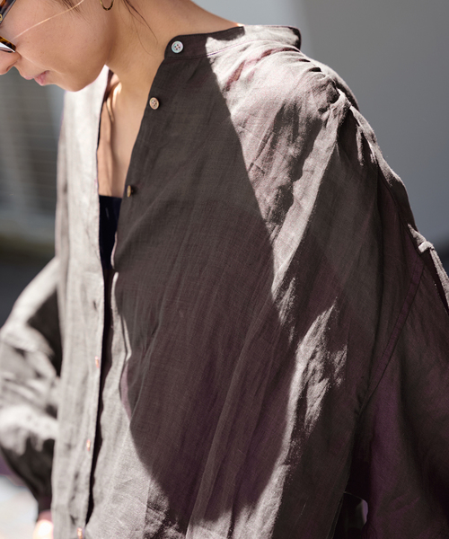 FRAMeWORK（フレームワーク）の「≪WEB限定 / 追加≫ラミーランタンスリーブバンドカラー（シャツ/ブラウス・レディース・ホワイト/ブラウン/サックスブルー・FREE）」の10枚目の写真