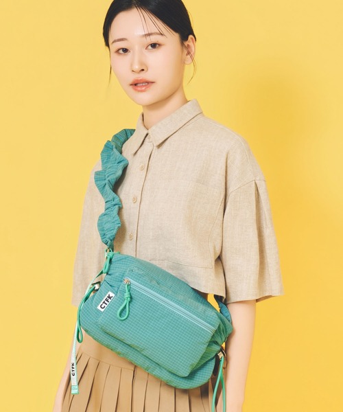 CONTROL FREAK / CTFK(コントロールフリーク)の「CONTROL FREAK / CTFK(コントロールフリーク)≪撥水≫チェックギャザーボディバッグ(ショルダーバッグ・レディース・ブルー/ブラック/オレンジ/グリーン/ピンク・FREE)」の3枚目の写真