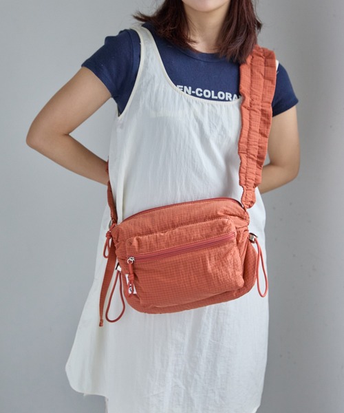 CONTROL FREAK / CTFK(コントロールフリーク)の「CONTROL FREAK / CTFK(コントロールフリーク)≪撥水≫チェックギャザーボディバッグ(ショルダーバッグ・レディース・ブルー/ブラック/オレンジ/グリーン/ピンク・FREE)」の20枚目の写真