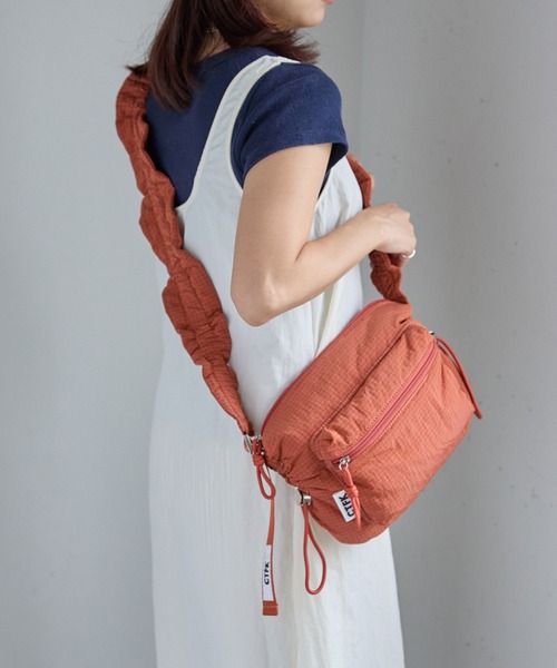 CONTROL FREAK / CTFK(コントロールフリーク)の「CONTROL FREAK / CTFK(コントロールフリーク)≪撥水≫チェックギャザーボディバッグ(ショルダーバッグ・レディース・ブルー/ブラック/オレンジ/グリーン/ピンク・FREE)」の22枚目の写真