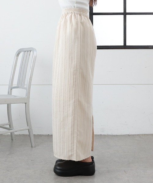 COLONY 2139(コロニートゥーワンスリーナイン)の「フリンジストライプジャガードナロースカート(スカート・レディース・ブラック/アイボリー・MEDIUM/SMALL)」の20枚目の写真