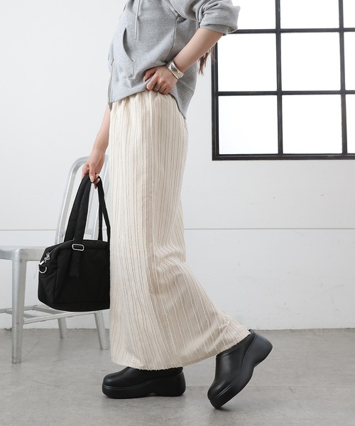 COLONY 2139(コロニートゥーワンスリーナイン)の「フリンジストライプジャガードナロースカート(スカート・レディース・ブラック/アイボリー・MEDIUM/SMALL)」の4枚目の写真