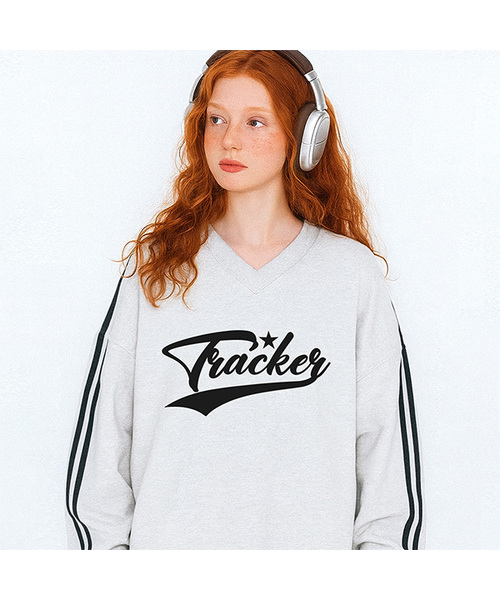 RANDOMOFF（ランダムオフ）の「TRACKER SPORTY TRACK V-NECK OVER FIT SWEATSHIRT (4color)（スウェット・レディース・ライトグレー/ブラック/ネイビー/グレー・SMALL/MEDIUM/LARGE）」の2枚目の写真