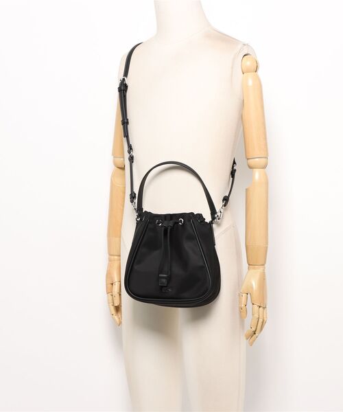 LACOSTE(ラコステ)の「《LACOSTE》S BUCKET BAG(ハンドバッグ・レディース・ブラック・フリー)」の5枚目の写真