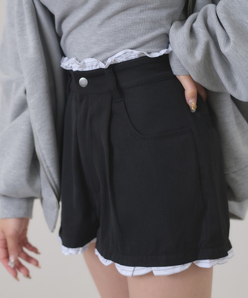apres jour mignon(アプレジュールミニョン)の「フリルレイヤードショートパンツ(その他パンツ・レディース・ブラック/グレー・MEDIUM/LARGE)」の4枚目の写真