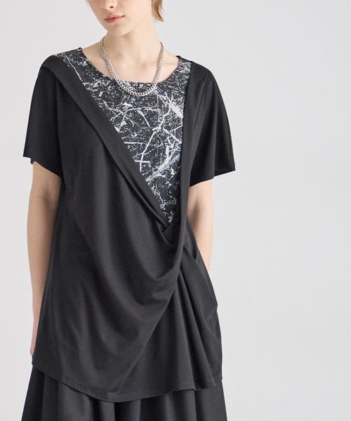 ATSURO TAYAMA(アツロウタヤマ)の「異素材レイヤードプルオーバートップス(Tシャツ/カットソー・レディース・ブラック・M/L)」の1枚目の写真