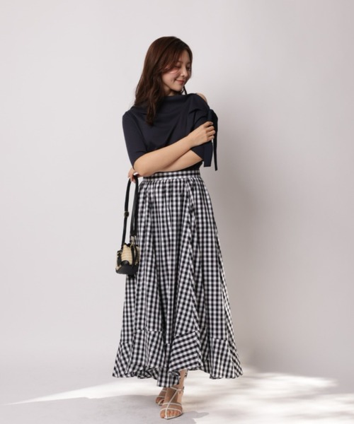 Apuweiser-riche（アプワイザーリッシェ）の「アシメリボンドレープカットソー（Tシャツ/カットソー・レディース・ネイビー/ブラック/ホワイト/ライトイエロー・2）」の10枚目の写真