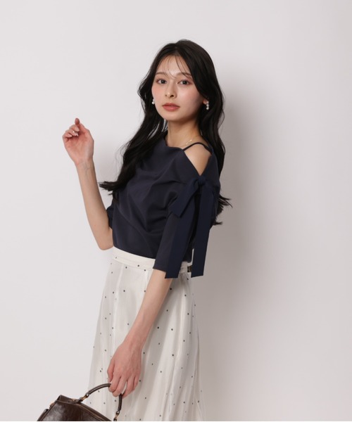 Apuweiser-riche（アプワイザーリッシェ）の「アシメリボンドレープカットソー（Tシャツ/カットソー・レディース・ネイビー/ブラック/ホワイト/ライトイエロー・2）」の14枚目の写真