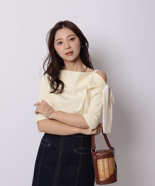 Apuweiser-riche（アプワイザーリッシェ）の「アシメリボンドレープカットソー（Tシャツ/カットソー・レディース・ネイビー/ブラック/ホワイト/ライトイエロー・2）」の20枚目の写真