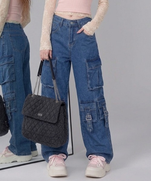 NANEA（ナネア）の「多ポケットギミック カーゴデニムパンツ ベルト付き（デニムパンツ・レディース・ブラック/ブルー・SMALL）」の12枚目の写真