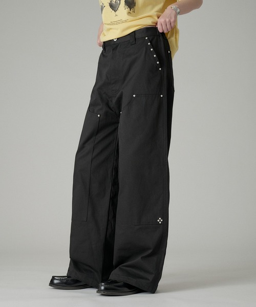ONCILY(オンシェリー)の「STUDS DOUBLE KNEE TWILL PANTS / スタッズダブルニーツイルパンツ(その他パンツ・メンズ・ブラック/オフホワイト・SMALL/MEDIUM/LARGE)」の4枚目の写真