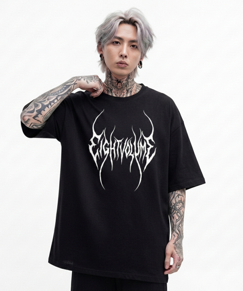 EIGHTVOLUME(エイトボリューム)の「EVゴシックロゴオーバーサイズ半袖Tシャツ(ブラック)(Tシャツ/カットソー・メンズ・その他・LARGE/MEDIUM)」の3枚目の写真