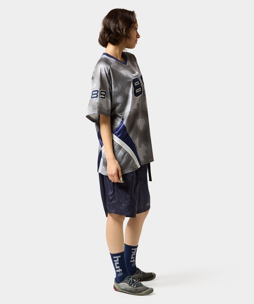 HUF(ハフ)の「CROSS CONDITIONS FOOTBALL CREW(Tシャツ/カットソー・メンズ・カモフラージュ/ブラック/ブラウン・XL/L/M/S)」の19枚目の写真
