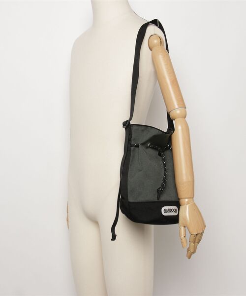 OUTDOOR PRODUCTS(アウトドアプロダクツ)の「【OUTDOOR PRODUCTS / アウトドアプロダクツ】ドローストリングショルダーバッグ / 巾着バッグ(ショルダーバッグ・メンズ・グレー/ブラック/グリーン/ベージュ・FREE)」の5枚目の写真