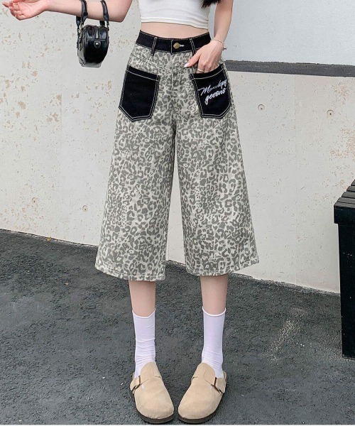 gossip！ロサンゼルス（ゴシップロサンゼルス）の「Y2Kレオパード柄 バイカラーロゴ刺繍 ワイドデニムクロップドパンツ（デニムパンツ・レディース・レオパード・S/M）」の9枚目の写真