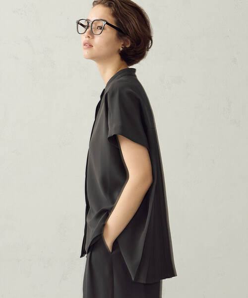 COMME CA ISM(コムサイズム)の「【セットアップ対応】シフォンジョーゼット バックプリーツブラウス(シャツ/ブラウス・レディース・キャメル/チャコール・MEDIUM/LARGE)」の20枚目の写真