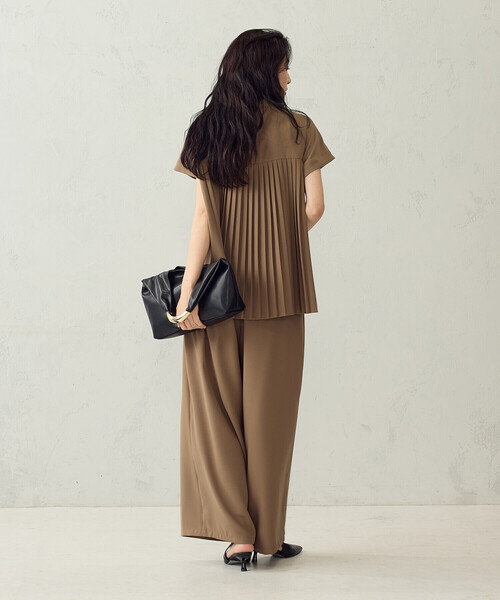 COMME CA ISM(コムサイズム)の「【セットアップ対応】シフォンジョーゼット バックプリーツブラウス(シャツ/ブラウス・レディース・キャメル/チャコール・MEDIUM/LARGE)」の16枚目の写真