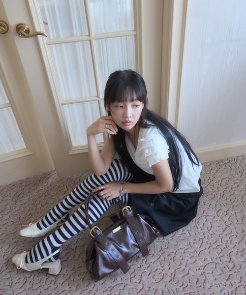 Smyeon(スミョン)の「Belt detail handbag/ベルトデザインハンドバッグ(ハンドバッグ・レディース・グリーン/ダークブラウン/ベージュ/ライトブルー・FREE)」の10枚目の写真