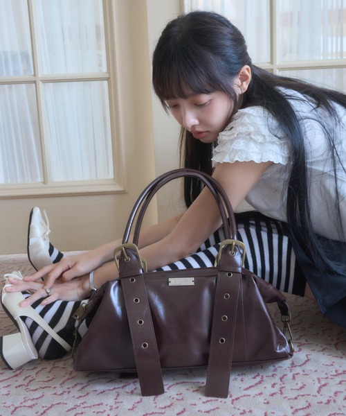 Smyeon(スミョン)の「Belt detail handbag/ベルトデザインハンドバッグ(ハンドバッグ・レディース・グリーン/ダークブラウン/ベージュ/ライトブルー・FREE)」の9枚目の写真