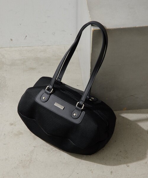 ear PAPILLONNER(イアパピヨネ)の「【TERESA CAMBI(テレサカンビ)】ear別注メッシュロングハンドルボストンバッグ(ボストンバッグ・レディース・ブラック/グレー/イエロー・FREE)」の4枚目の写真