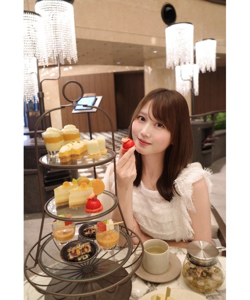 MISTREASS（ミストレアス）の「Sheer Sparkle Frill Top（シャツ/ブラウス・レディース・アイボリー・FREE）」の13枚目の写真