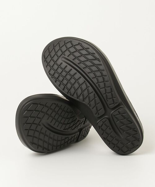 OOFOS（ウーフォス）の「OOFOS/ウーフォス　OOlala Limited - Leopard（サンダル・レディース・ベージュ・24/23/25）」の3枚目の写真