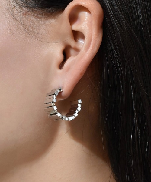 kiehtova（キエトヴァ）の「【kiehtova】MODERN BOLD HOOP PIERCE/モダン ボールド フープ ピアス KT35（ピアス（両耳用）・レディース・ゴールド/シルバー・FREE）」の7枚目の写真