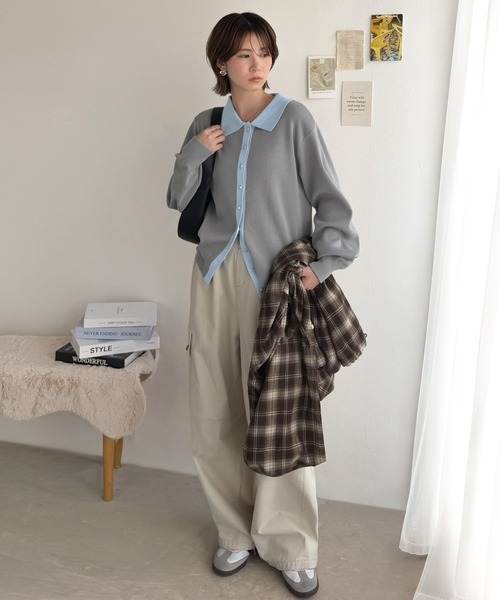 classicalelf(クラシカルエルフ)の「レトロ配色で、ちょっぴり大人のお洒落感。バイカラー衿付きメタルボタンニットカーディガン(長袖)(カーディガン/ボレロ・レディース・ブラック/グレイッシュベージュ/チャコール/グレー/モカ・SMALL/X-LARGE/MEDIUM/LARGE)」の17枚目の写真