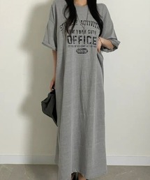 ヴィンテージ風ロゴでこなれ感アップ!ゆるっと着られるオーバーサイズTシャツワンピース