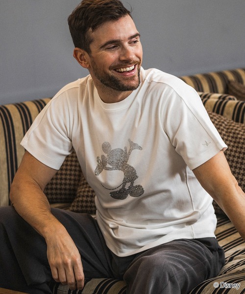 1PIU1UGUALE3 RELAX (ウノピゥウノウグァーレトレ リラックス)の「1PIU1UGUALE3 RELAX(ウノピゥウノウグァーレトレ リラックス)【ミッキーマウス】ラインストーンシルエット 半袖Tシャツ(Tシャツ/カットソー・メンズ・ブラック/ホワイト・XXL/XL/L/M/S)」の2枚目の写真