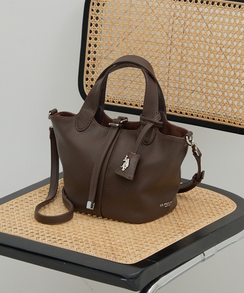 U.S. POLO ASSN.(ユーエスポロアッスン)の「【U.S. POLO ASSN.】≪別注≫キーリング付 2WAYバケットトートバッグ ショルダーバッグ(ショルダーバッグ・レディース・ブラウン/グレイッシュベージュ/ブラック・FREE)」の3枚目の写真