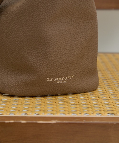 U.S. POLO ASSN.(ユーエスポロアッスン)の「【U.S. POLO ASSN.】≪別注≫キーリング付 2WAYバケットトートバッグ ショルダーバッグ(ショルダーバッグ・レディース・ブラウン/グレイッシュベージュ/ブラック・FREE)」の15枚目の写真