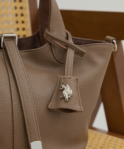 U.S. POLO ASSN.(ユーエスポロアッスン)の「【U.S. POLO ASSN.】≪別注≫キーリング付 2WAYバケットトートバッグ ショルダーバッグ(ショルダーバッグ・レディース・ブラウン/グレイッシュベージュ/ブラック・FREE)」の16枚目の写真
